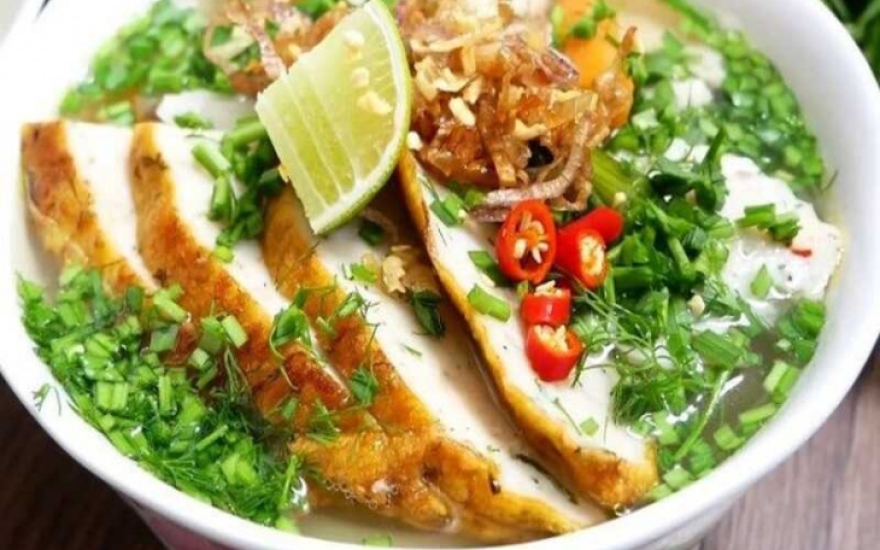 Bánh canh Phan Rang "ăn mát môi, trôi mát cổ"