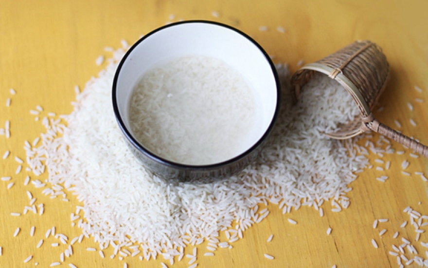 9 công dụng tuyệt vời của nước vo gạo, đổ đi là cực kỳ lãng phí